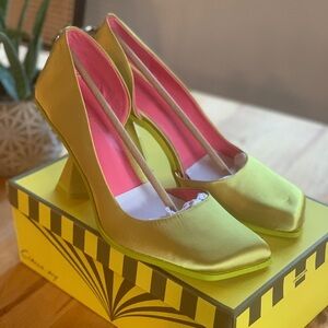 Circus by Sam Edelman Rosemary Pumps in Chartreuse